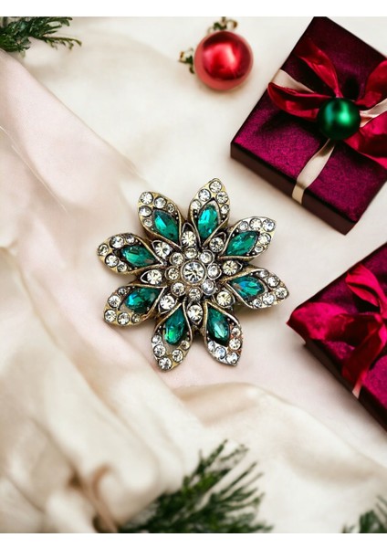 Mor Taşlı Çiçek Motifli Broş