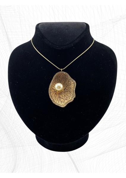 İnci Detaylı Midye Kolye fırsatları