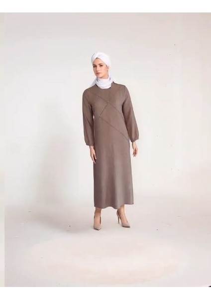 Tesettür Uzun Elbise Önü Taş Detaylı Kolları Uzun Lastikli Armürlü Desen