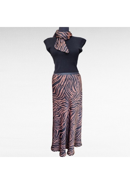 Zebra Desenli Kahverengi Saten Etek modelleri