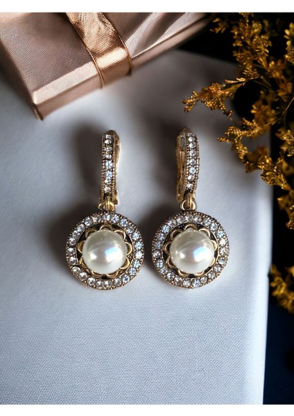 Kristal Taşlı Yuvarlak İnci Küpe