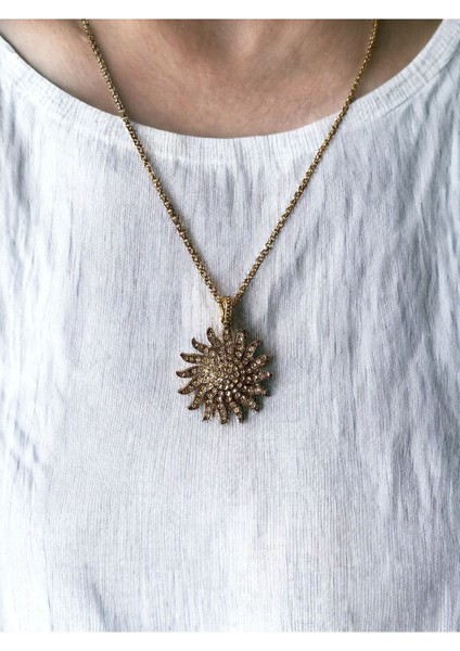 Zirkon Taşlı Güneş Figür Kolye