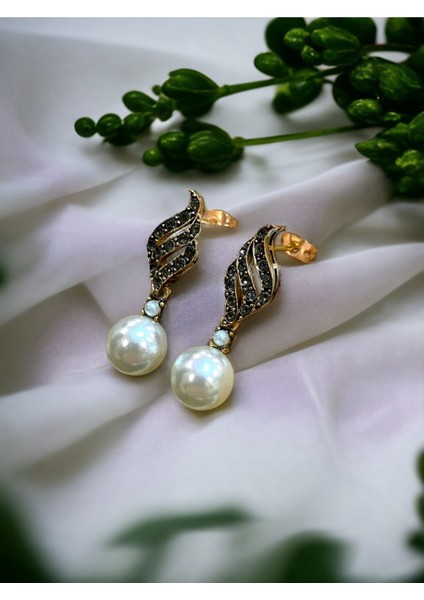 Zirkon Taşlı Mayorka İnci Küpe