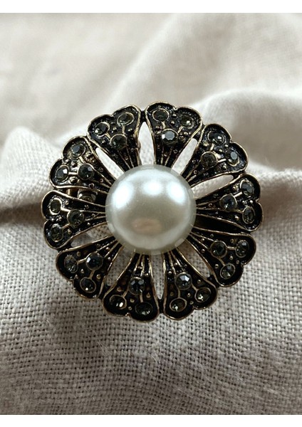 Zirkon Taşlı Inci Çiçek Yüzük modelleri