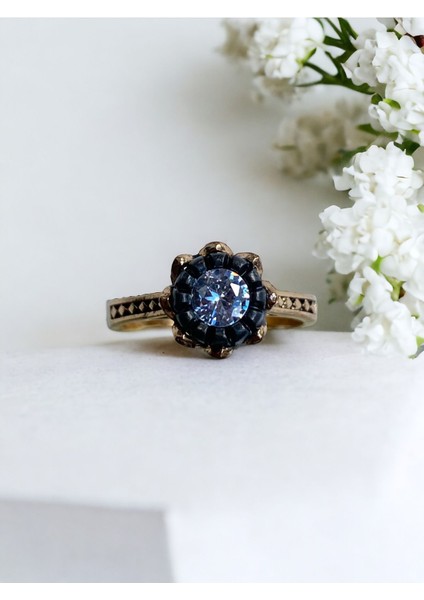 Elmas Montür Zirkon Taşlı Tektaş Yüzük