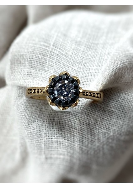 Elmas Montür Zirkon Taşlı Tektaş Yüzük modelleri