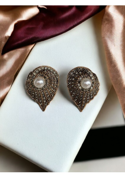 Deniz Kabuğu Figürlü İnci Küpe