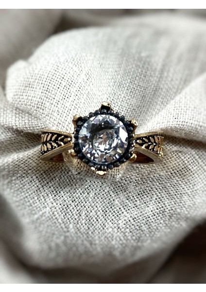 Elmas Kesim Zirkon Taşlı Tektaş Yüzük indirimleri