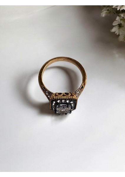 Zirkon Taşlı Baget Yüzük fırsatları