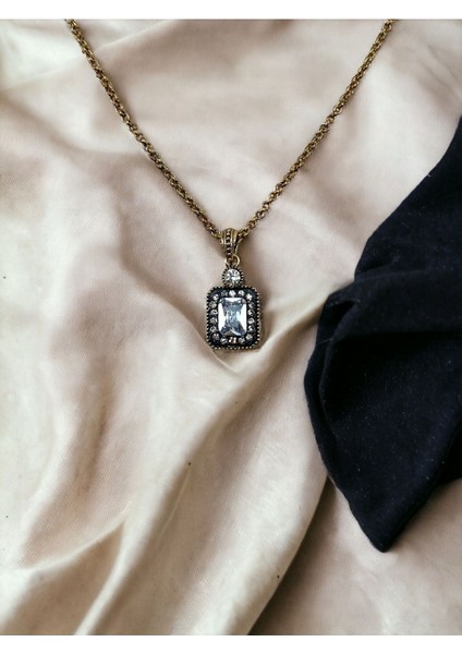 Zirkon Taşlı Baget Kolye modelleri