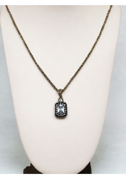 Zirkon Taşlı Baget Kolye fırsatları