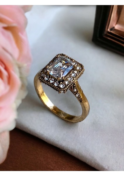 Zirkon Taşlı Baget Yüzük