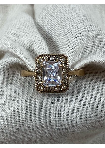 Zirkon Taşlı Baget Yüzük fırsatları