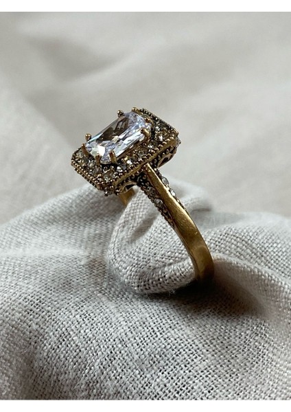 Zirkon Taşlı Baget Yüzük indirimleri