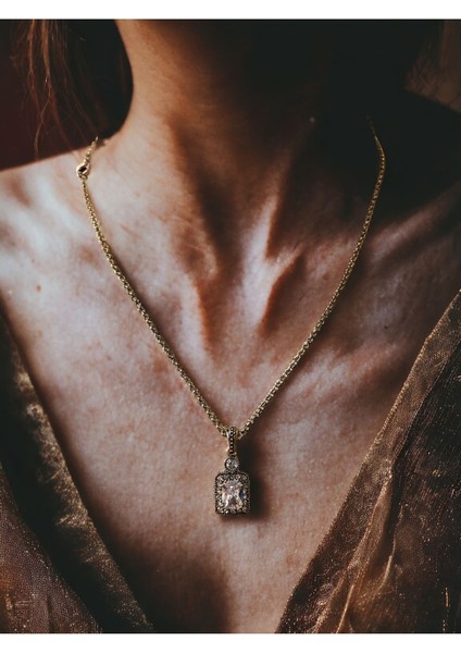 Zirkon Taşlı Baget Kolye fiyatları