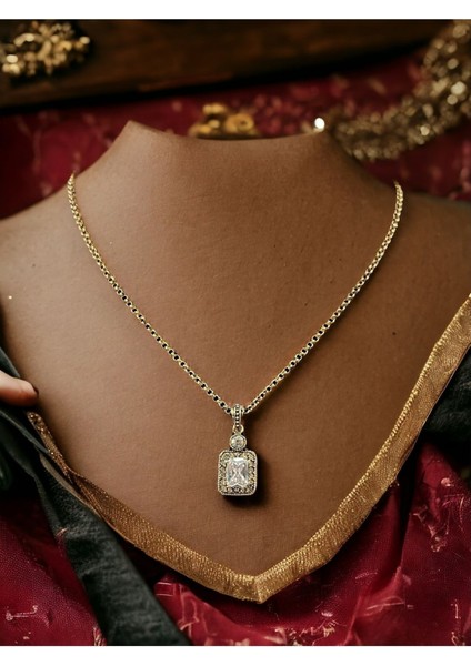 Zirkon Taşlı Baget Kolye fırsatları