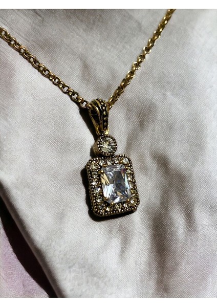 Zirkon Taşlı Baget Kolye indirimleri