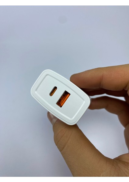 20 Watt Destekli USB & Type-C Çıkışlı Şarj Başlığı