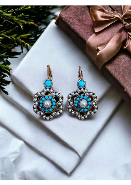 İnci ve Turkuaz Taşlı Çiçek Figür Küpe