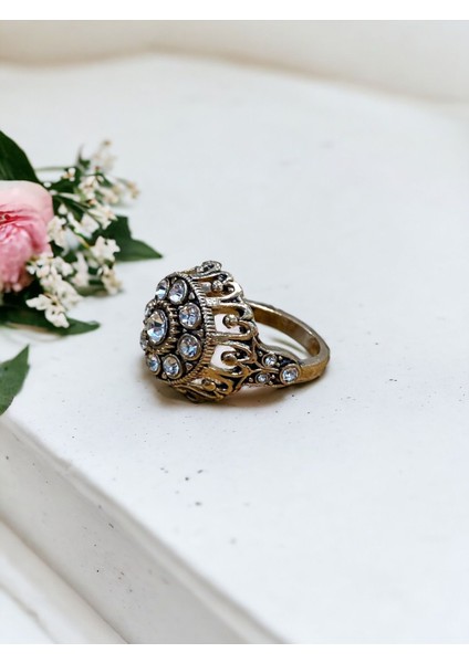 Kristal Taşlı Yuvarlak Yüzük