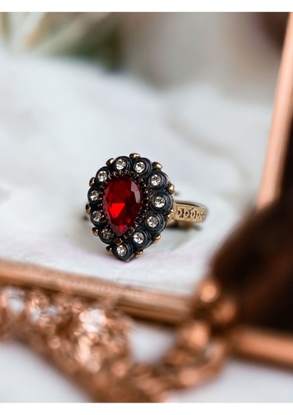 Zirkon Taşlı Su Damlası Yüzük