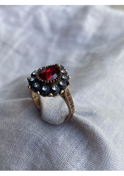 Zirkon Taşlı Su Damlası Yüzük indirimleri