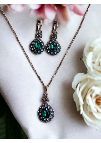 Zirkon Taşlı Su Damlası Kolye ve Küpe Seti