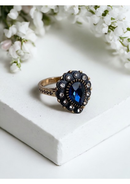 Zirkon Taşlı Su Damlası Yüzük