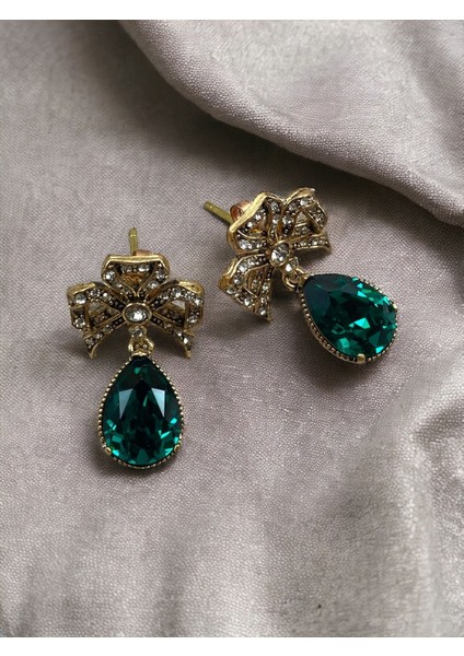 Zirkon Taşlı Fiyonk Küpe fırsatları