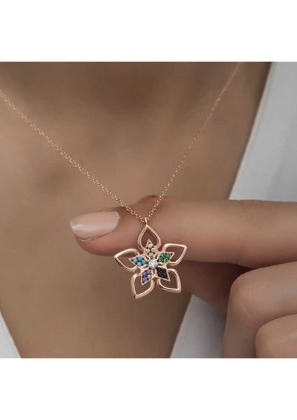 ​Gümüş Rose Renkli Taşlı Çiçek Kadın Kolye CSR2180867 fiyatları