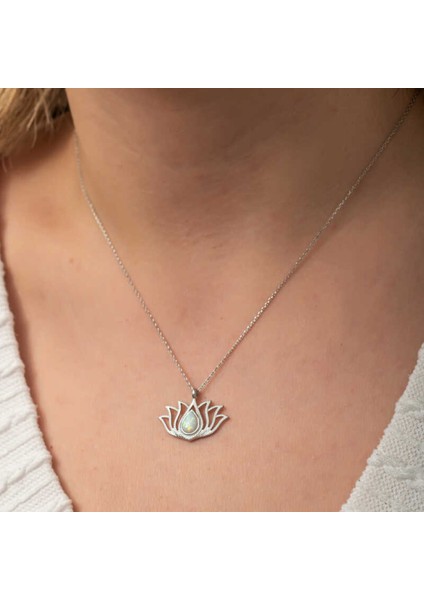 Gümüş Beyaz Opal Taşlı Lotus Kadın Kolye CSR2181099 modelleri