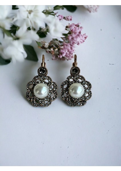 Kristal Taşlı Çiçek Figür İnci Küpe modelleri