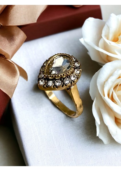 Kristal Taşlı Su Damlası Yüzük modelleri