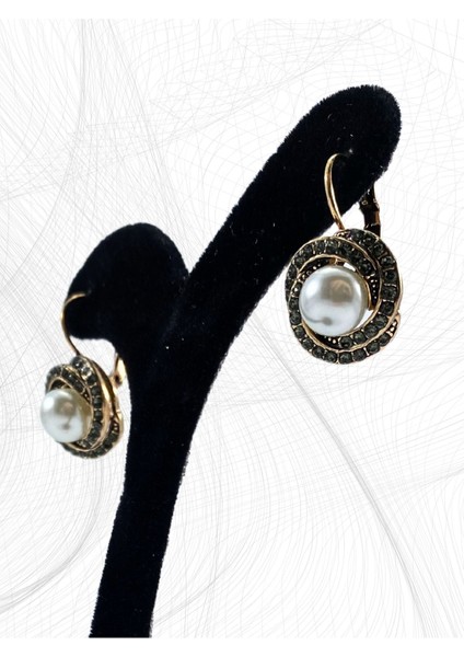 Zirkon Taşlı Sarmal Inci Sallantılı Küpe modelleri