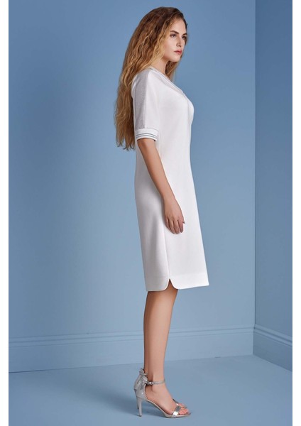 V Yaka Beyaz Örme Elbise modelleri