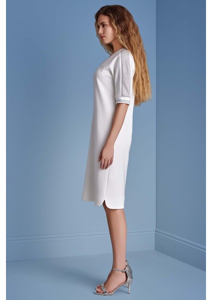 V Yaka Beyaz Örme Elbise fırsatları