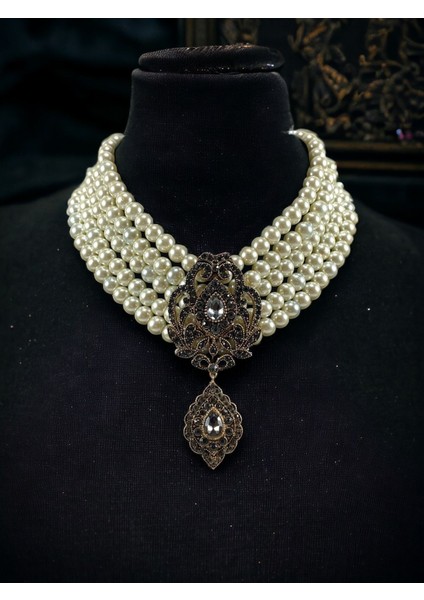 Zirkon Taşlı İnci Tasma Kolye