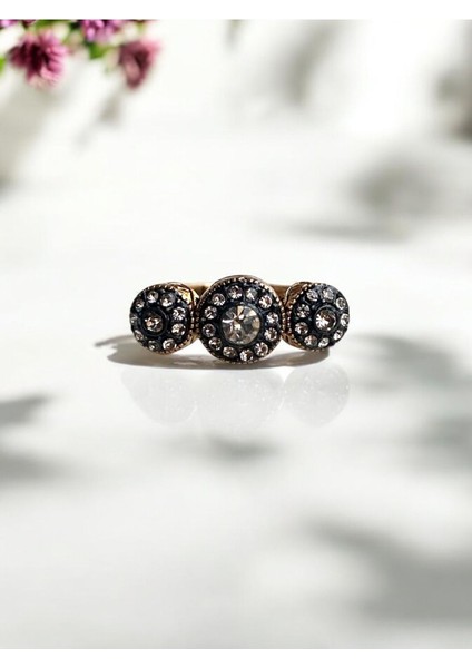 Elmas Montür 3 Taş Yüzük