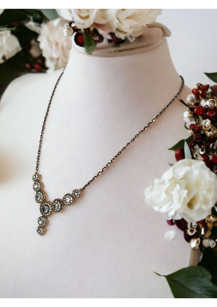 Yuvarlak Anturaj Elmas Montür Kolye