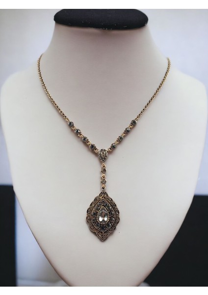 Badem Elmas Montür Taşlı Kolye modelleri