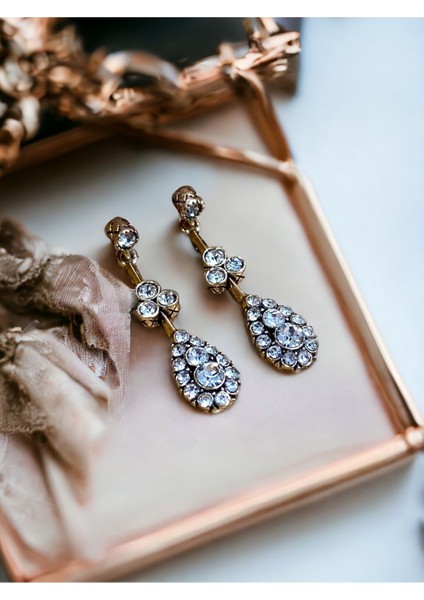 Kristal Taşlı Sallantılı Küpe