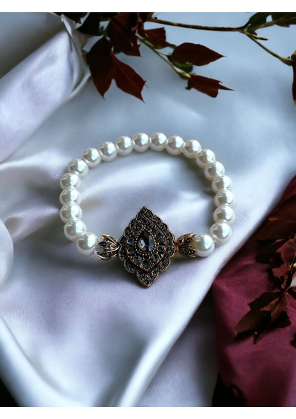 Zirkon Taşlı Tek Sıra Badem İnci Bileklik