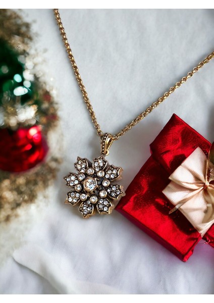 Kristal Taşlı Kar Tanesi Kolye