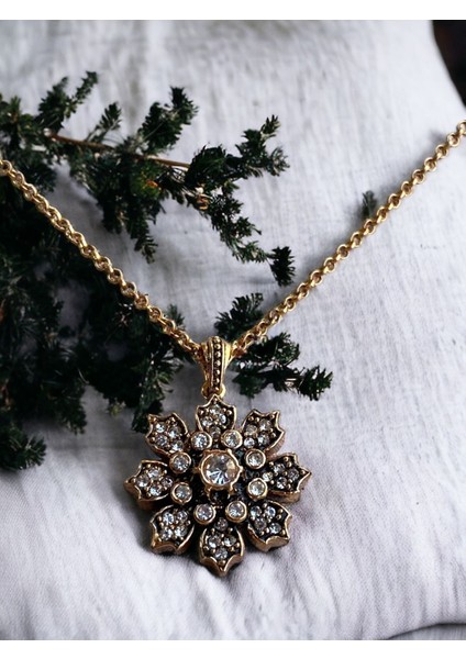 Kristal Taşlı Kar Tanesi Kolye fiyatları