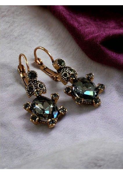 Oval Kristal Taşlı Küpe