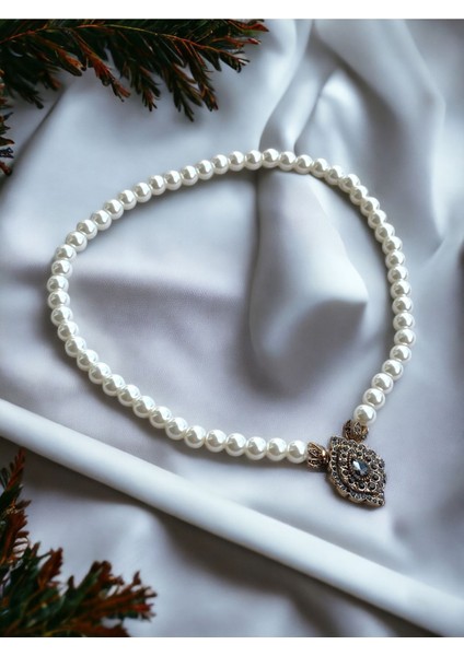 Zirkon Taşlı Tek Sıra Badem İnci Kolye modelleri