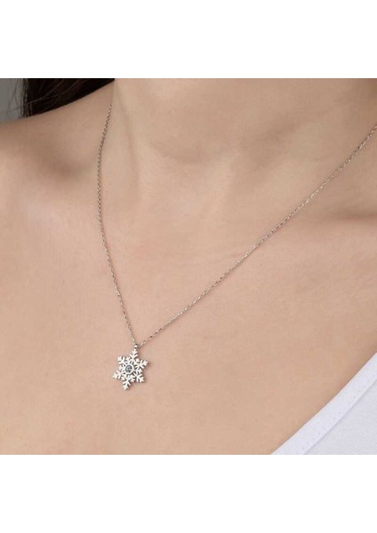 Kristal Taşlı Gümüş Kartanesi Kadın Kolye CSR2183613