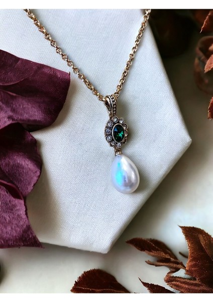 Oval Kristal Taşlı Mayorka İnci Kolye fırsatları