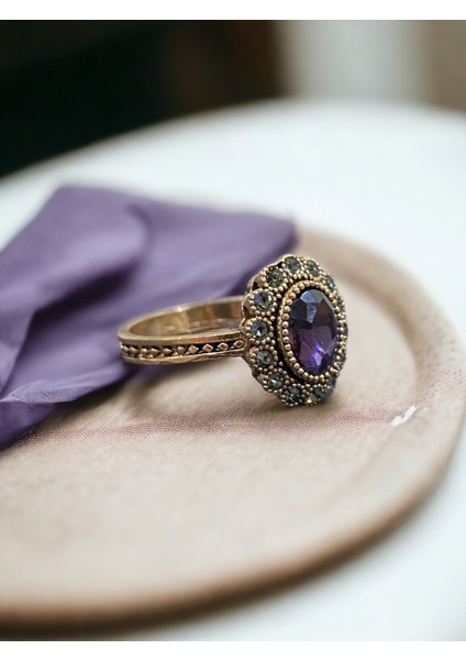 Kristal Taşlı Oval Yüzük