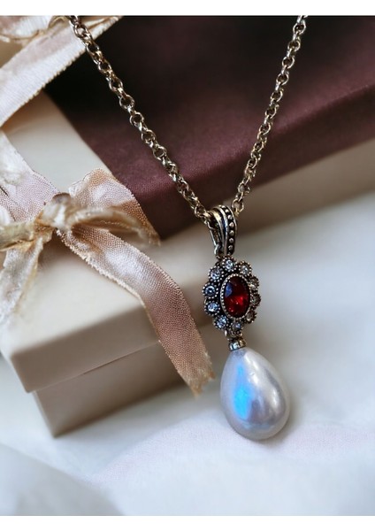 Oval Kristal Taşlı Mayorka İnci Kolye fırsatları